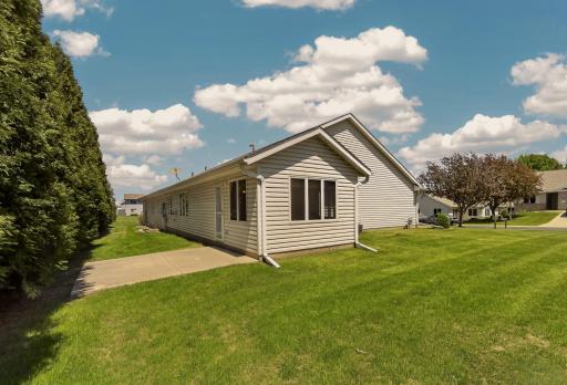 612 15 1/2 Avenue NW, Kasson, MN 55944