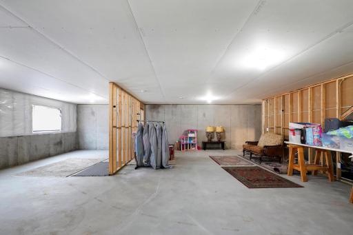 705 160th Lane NW, Andover, MN 55304