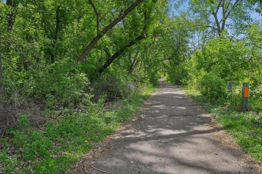 2203 Maryland Avenue E, Saint Paul, MN 55119