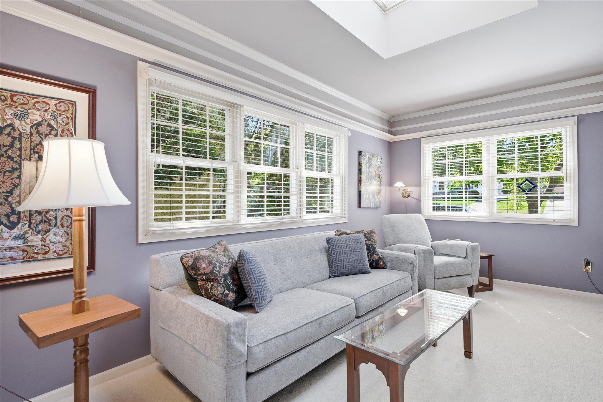 16-5027 3rd Ave S [3037115]- 016.jpg