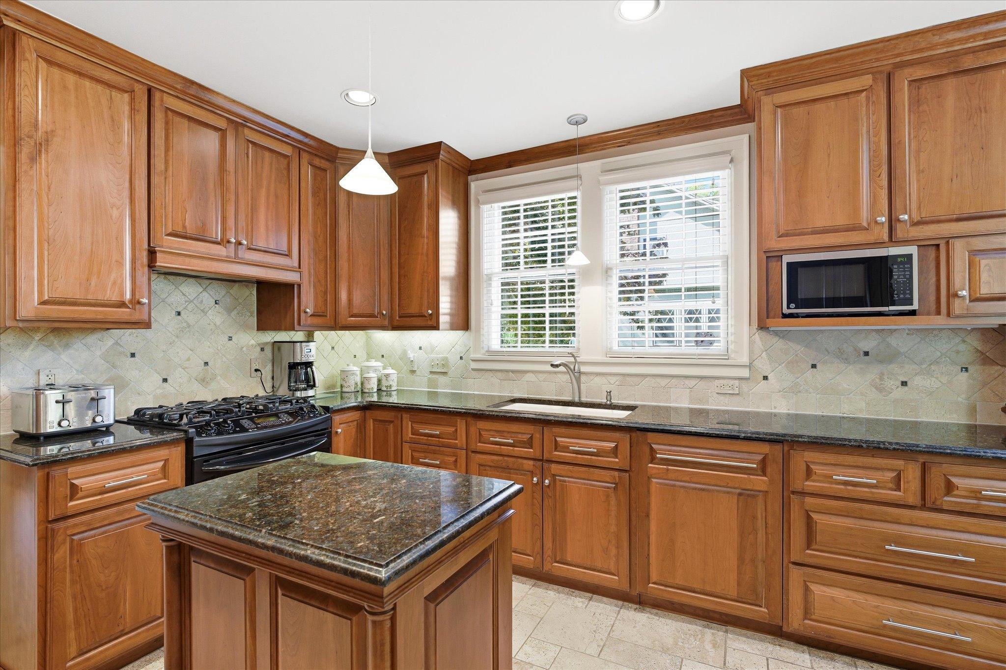 25-5027 3rd Ave S [3037115]- 025.jpg