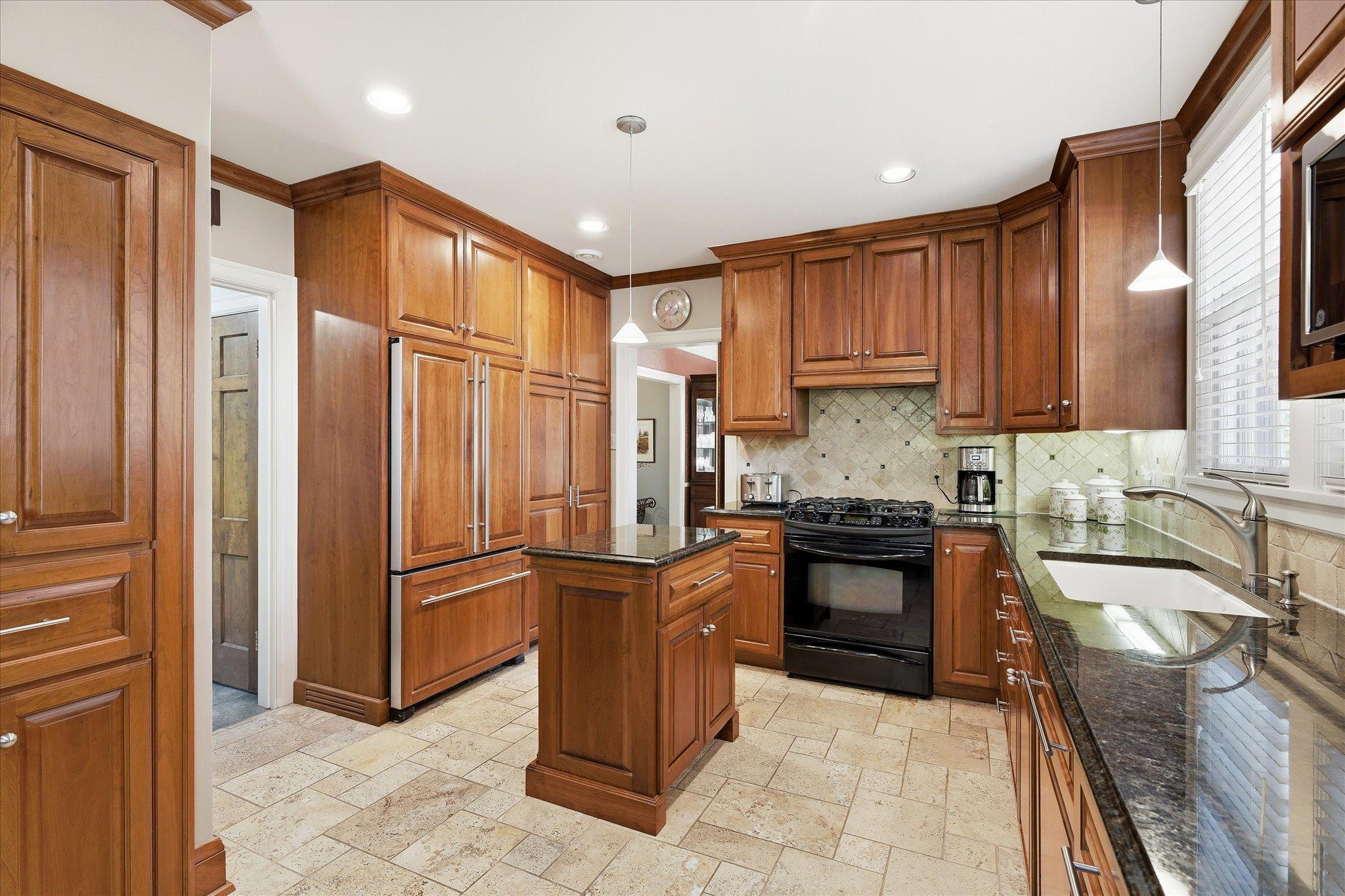 30-5027 3rd Ave S [3037115]- 030.jpg