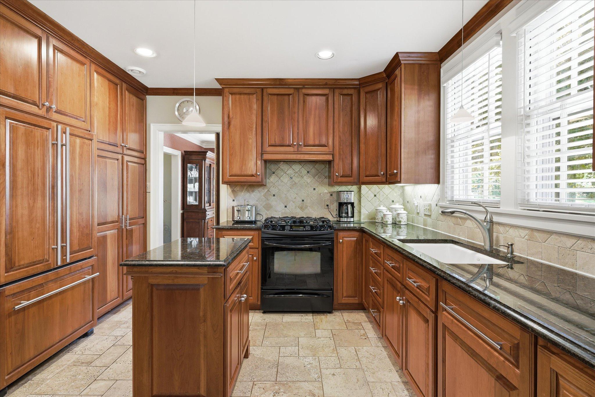 29-5027 3rd Ave S [3037115]- 029.jpg