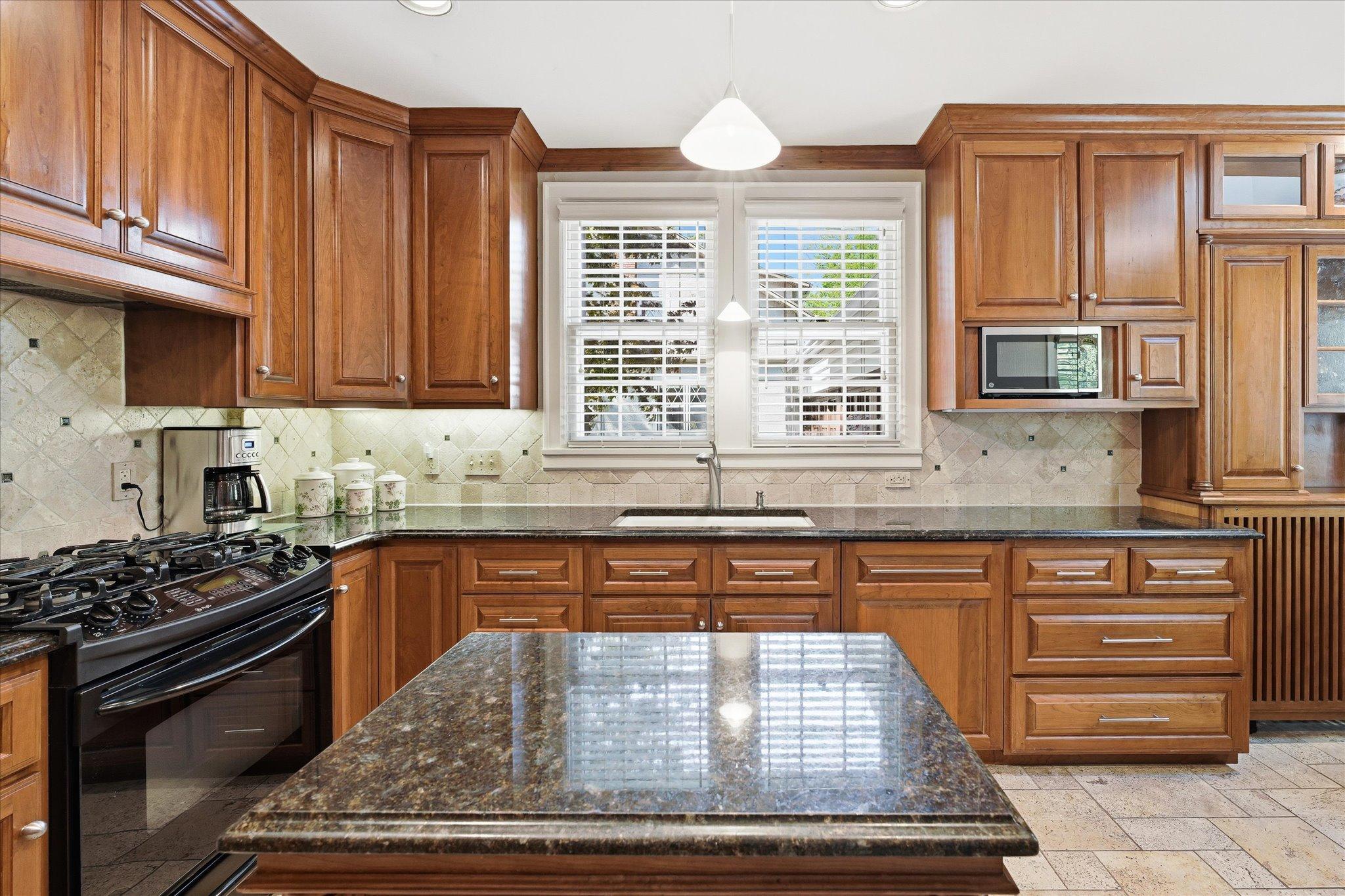 26-5027 3rd Ave S [3037115]- 026.jpg