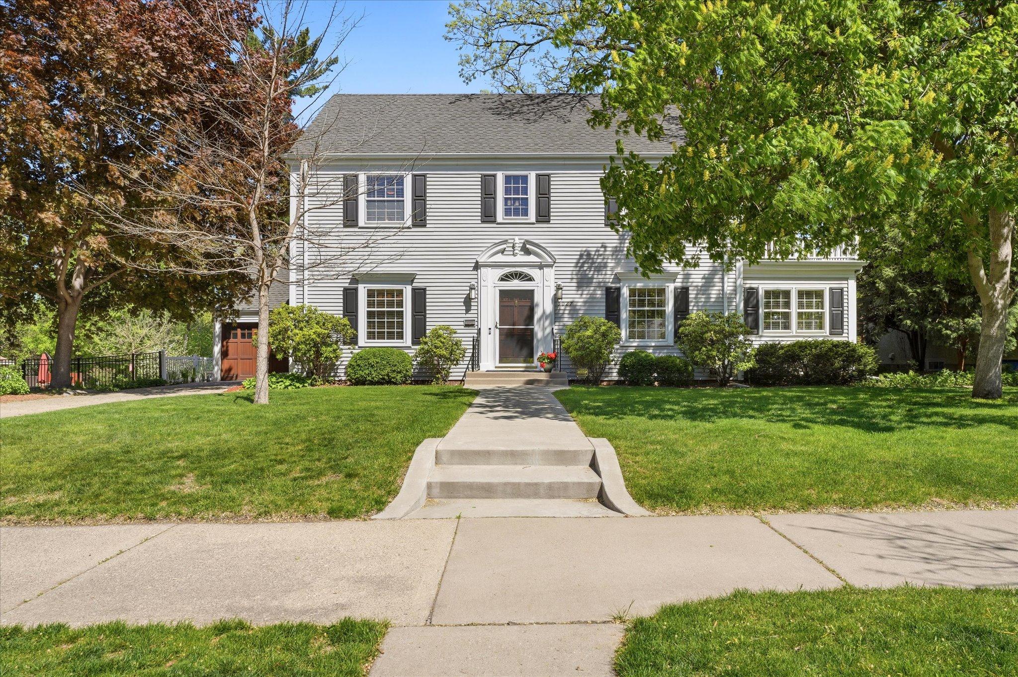 02-5027 3rd Ave S [3037115]- 002.jpg