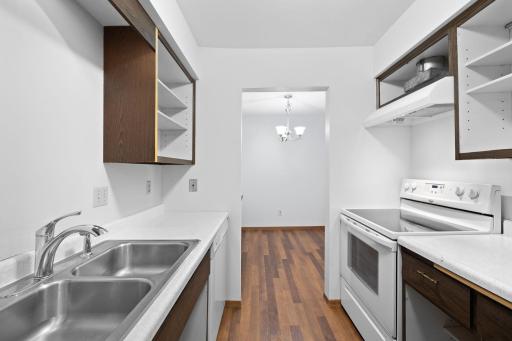 2250 Midland Grove Road, 307, Saint Paul, MN 55113