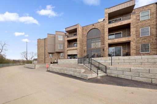 2250 Midland Grove Road, 307, Saint Paul, MN 55113