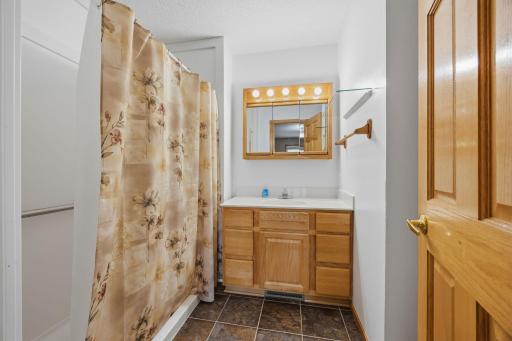 1013 Prairie View Drive SW, Hutchinson, MN 55350