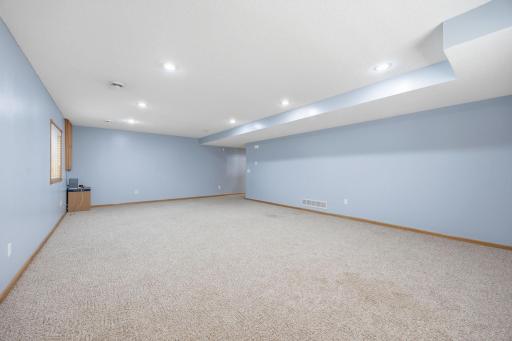1013 Prairie View Drive SW, Hutchinson, MN 55350
