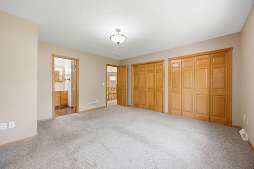 1013 Prairie View Drive SW, Hutchinson, MN 55350