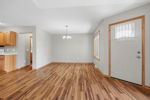 1013 Prairie View Drive SW, Hutchinson, MN 55350