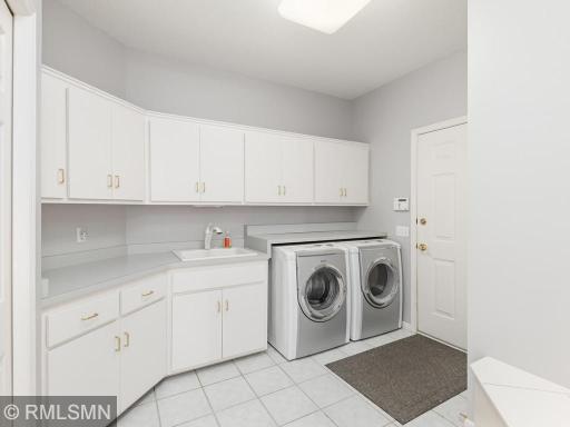 4085 Everest Lane N, Minneapolis, MN 55446