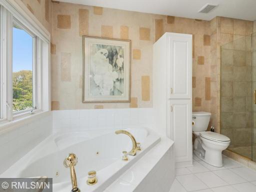 4085 Everest Lane N, Minneapolis, MN 55446