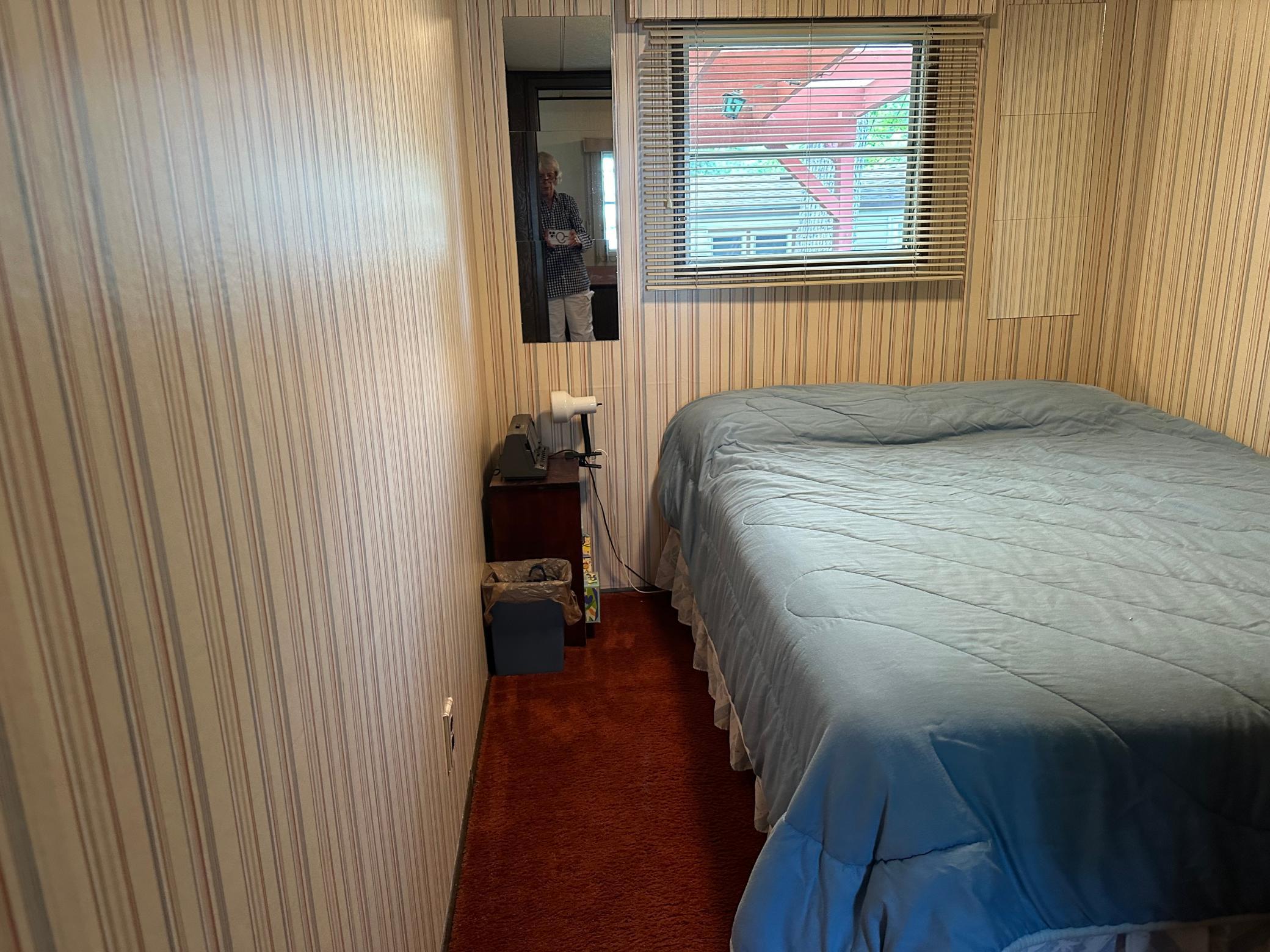 2nd bedroom