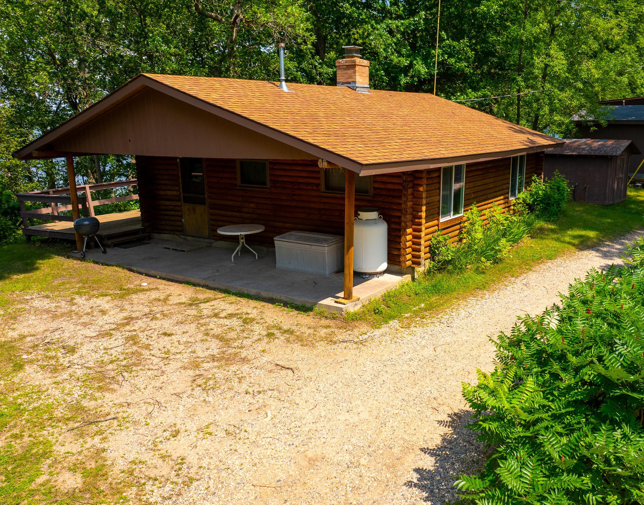 Guest cabin
