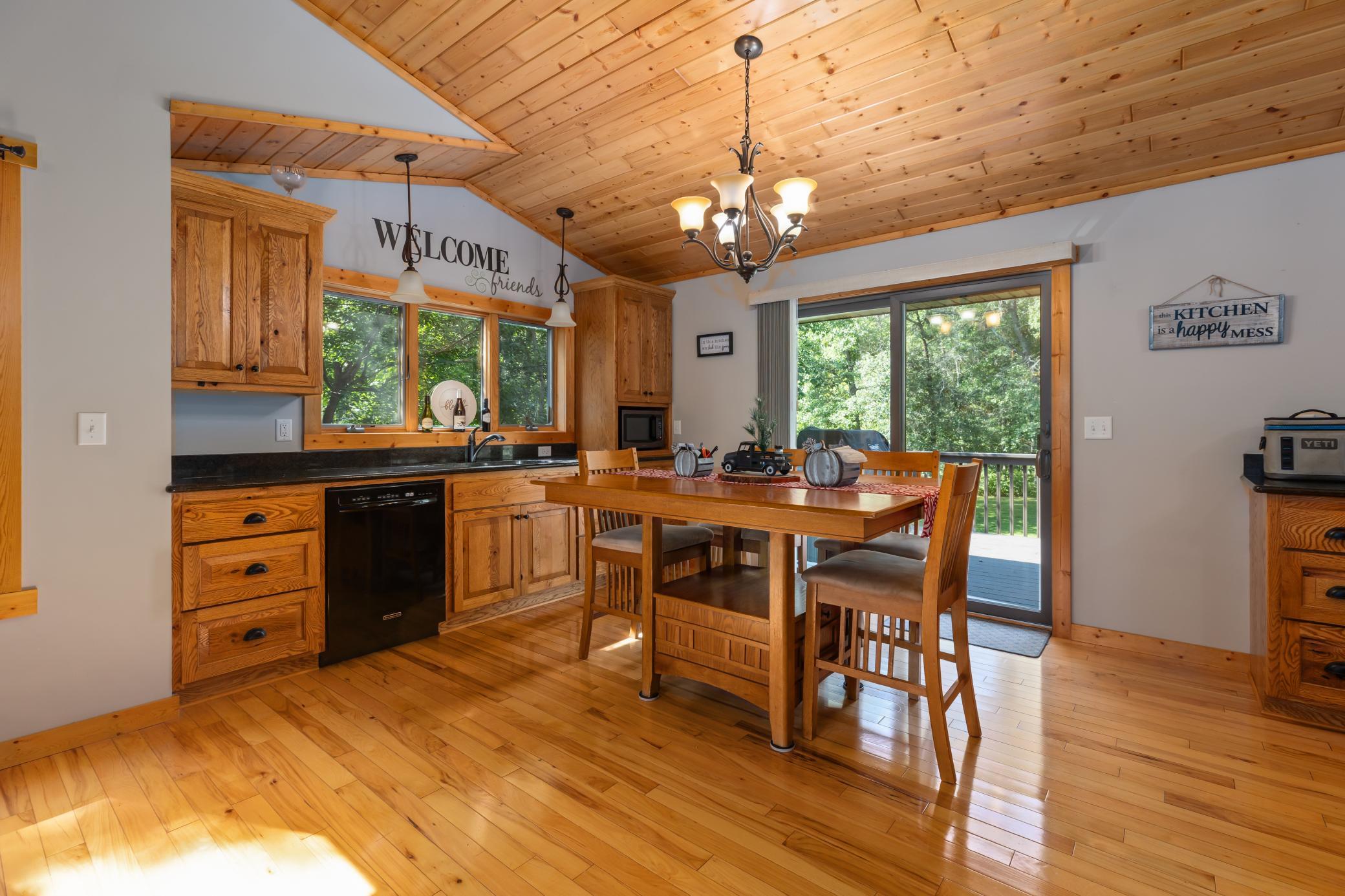 Dining and Wet Bar