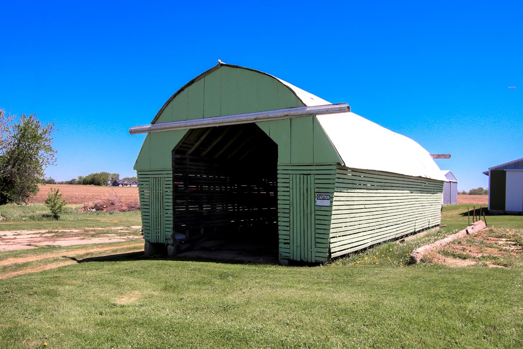 corn crib
