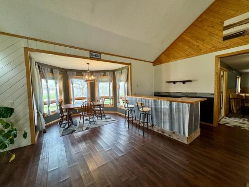 Bar/Dining Area