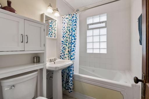 3501 35th Avenue S, Minneapolis, MN 55406