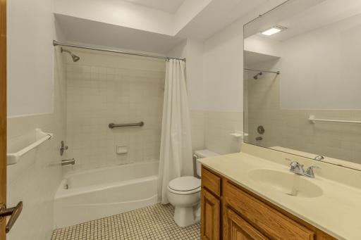 111 Imperial Drive W, 101, Saint Paul, MN 55118
