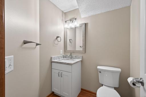 1957 Commonwealth Boulevard, 4, Chanhassen, MN 55317