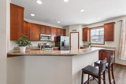 1957 Commonwealth Boulevard, 4, Chanhassen, MN 55317