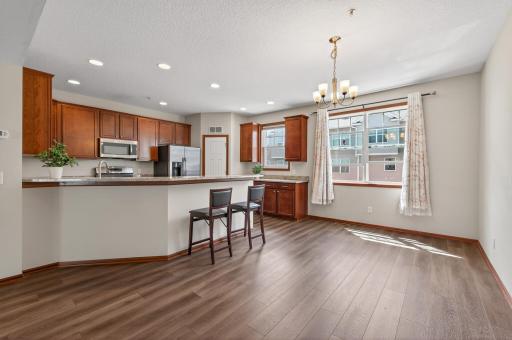 1957 Commonwealth Boulevard, 4, Chanhassen, MN 55317