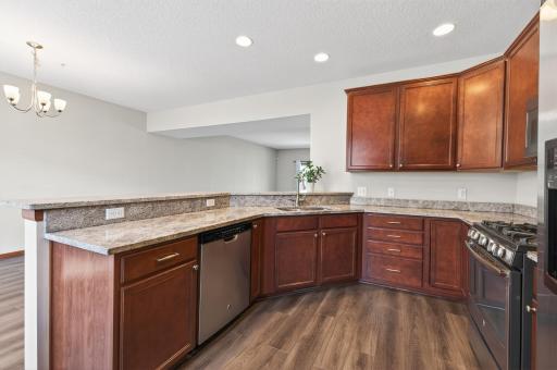 1957 Commonwealth Boulevard, 4, Chanhassen, MN 55317