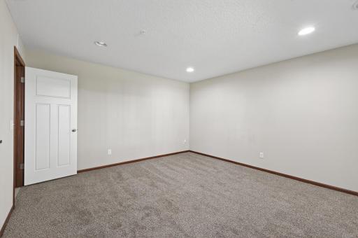 1957 Commonwealth Boulevard, 4, Chanhassen, MN 55317