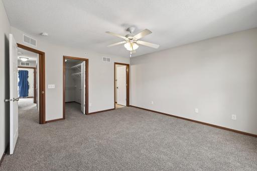 1957 Commonwealth Boulevard, 4, Chanhassen, MN 55317