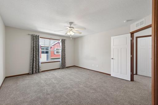 1957 Commonwealth Boulevard, 4, Chanhassen, MN 55317