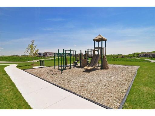 1957 Commonwealth Boulevard, 4, Chanhassen, MN 55317