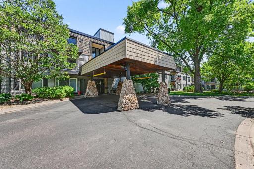 Welcome to your new home with a resort feel. This 1-bedroom, 1 bathroom condo includes several amenities, a refreshed interior, low-maintenance living in a convenient location near the freeway and parks & trails.