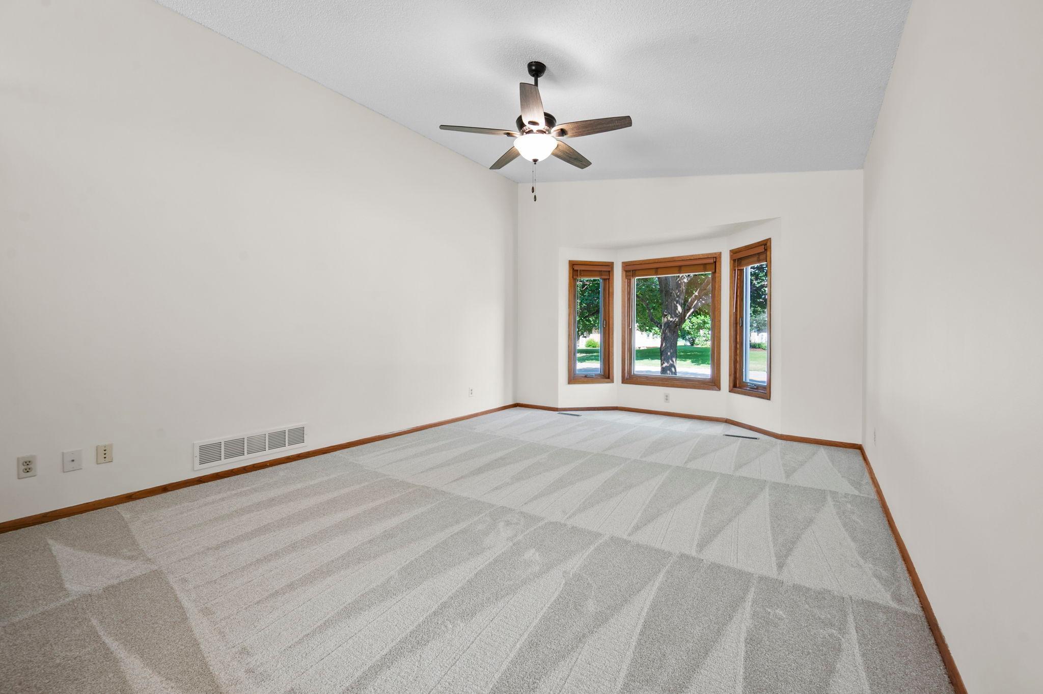 Living Room - Vaulted Ceilings