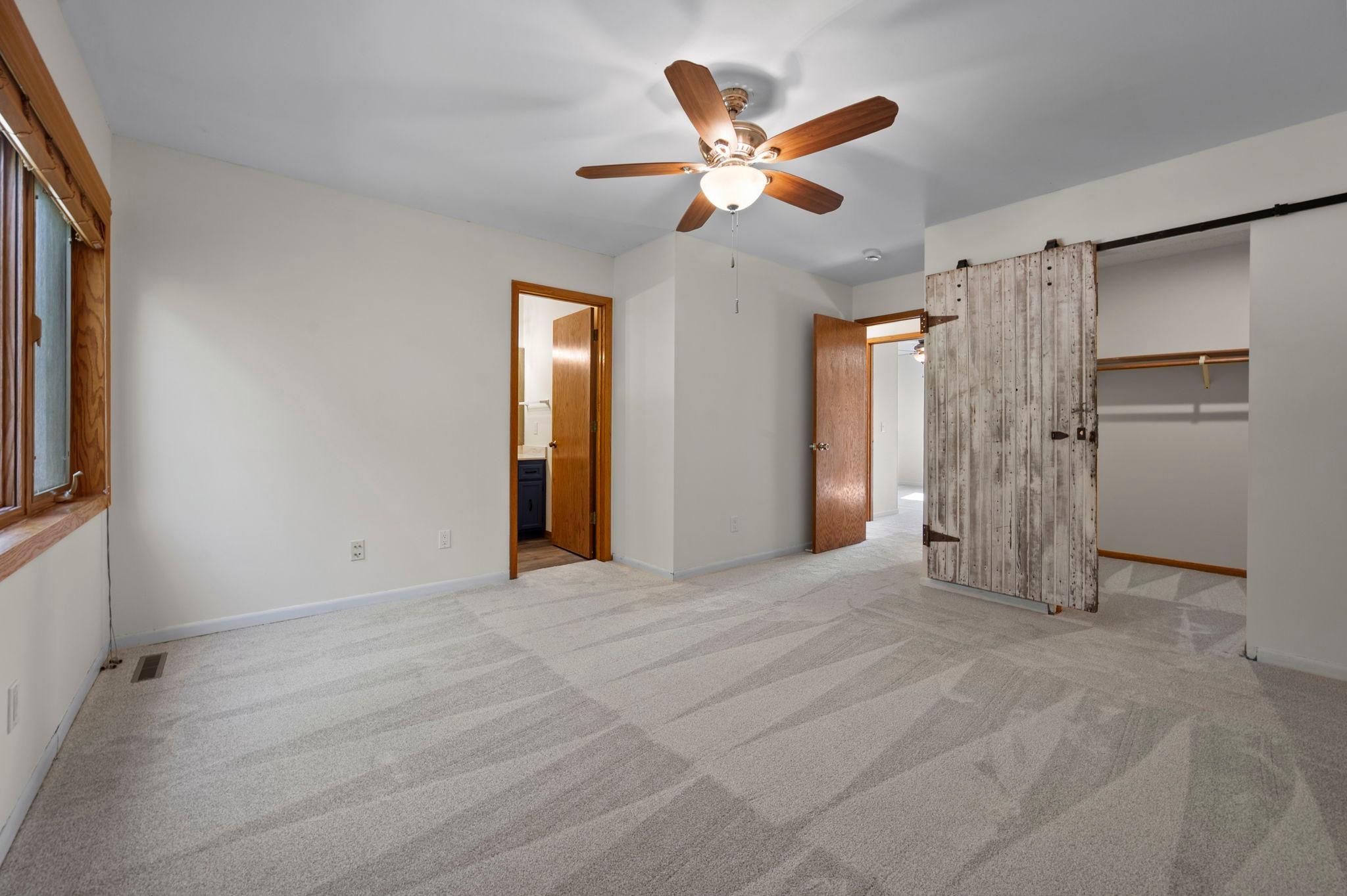 Primary Bedroom - Upper Level