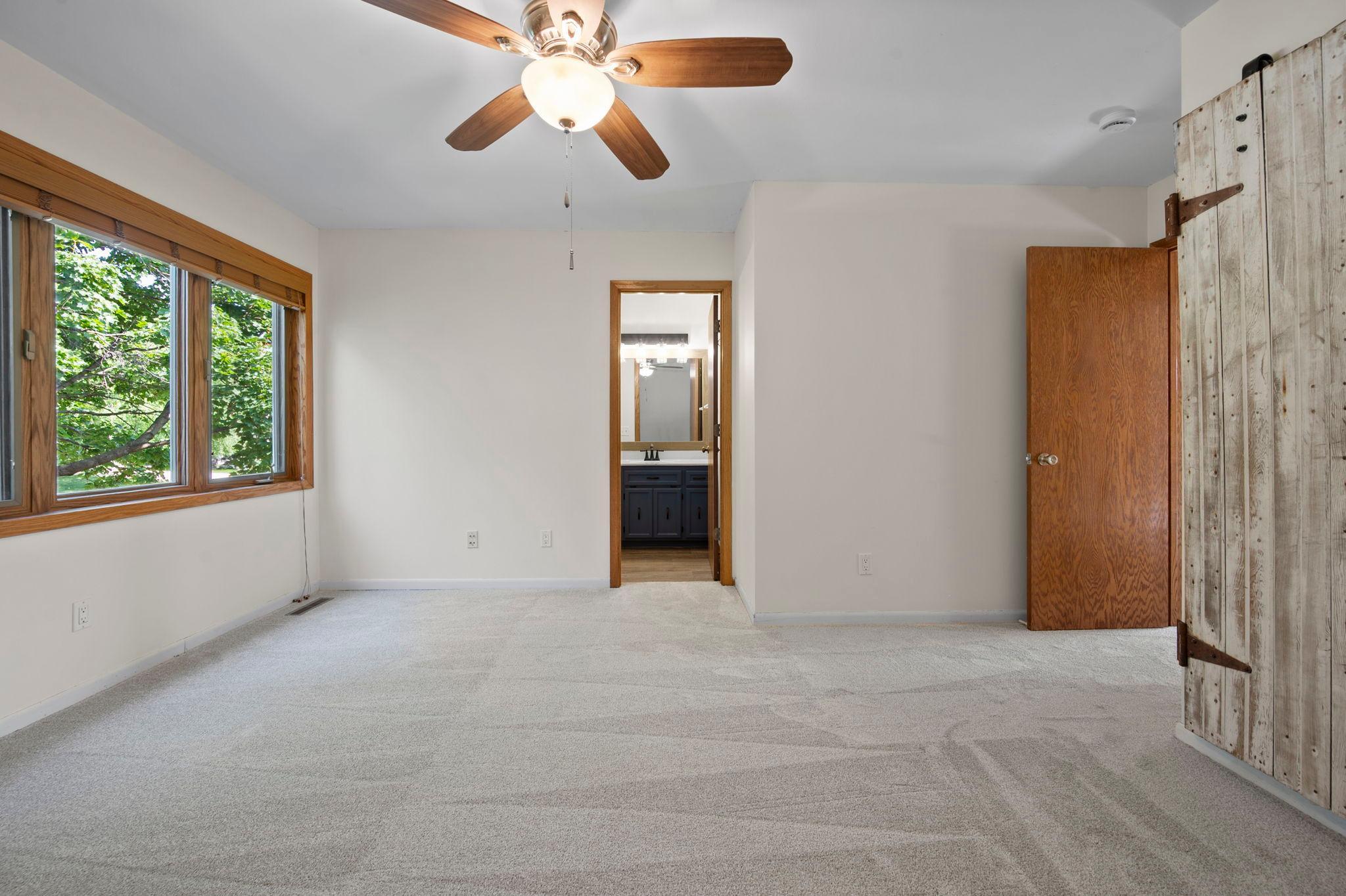 Primary Bedroom - Upper Level