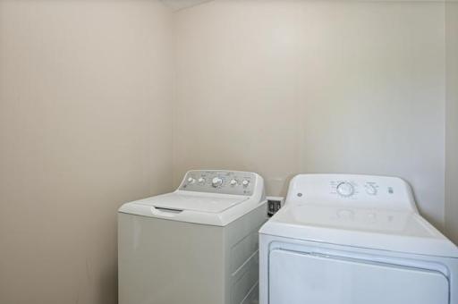 14060 Ailesbury Avenue - Spacecrafting - 0032.jpg