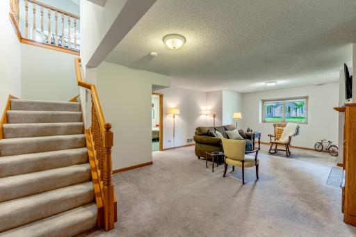 3022 Highpointe Curve, Saint Paul, MN 55113