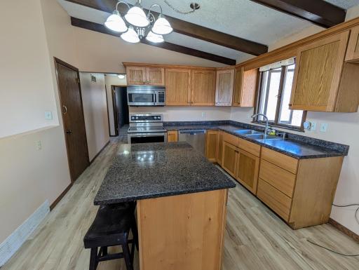 1433 Ridgeview Drive, Montevideo, MN 56265