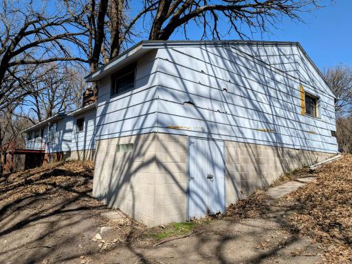 1433 Ridgeview Drive, Montevideo, MN 56265
