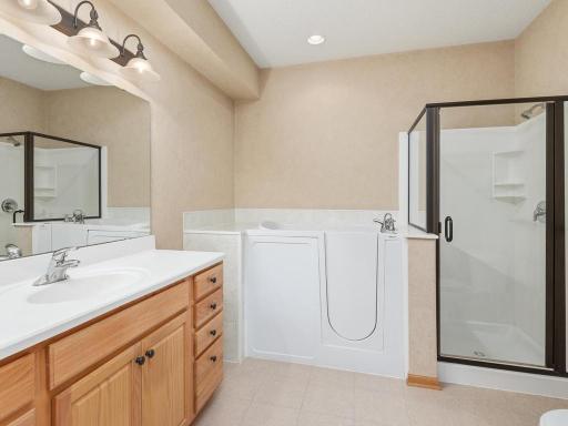11513 Chisholm Circle NE, C, Blaine, MN 55449