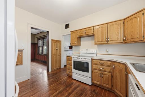 1202 6th Street S, Fargo, ND 58103