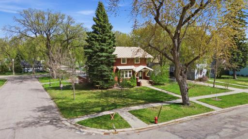 1202 6th Street S, Fargo, ND 58103