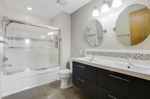 1448 Surrey Alcove, Saint Paul, MN 55125