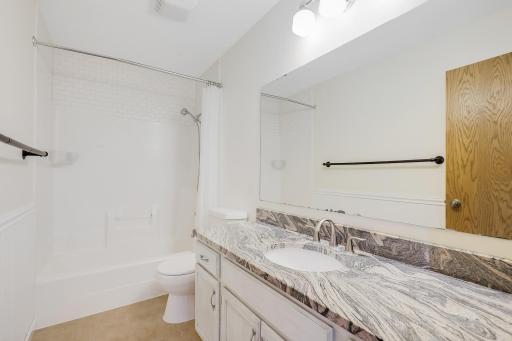 1448 Surrey Alcove, Saint Paul, MN 55125