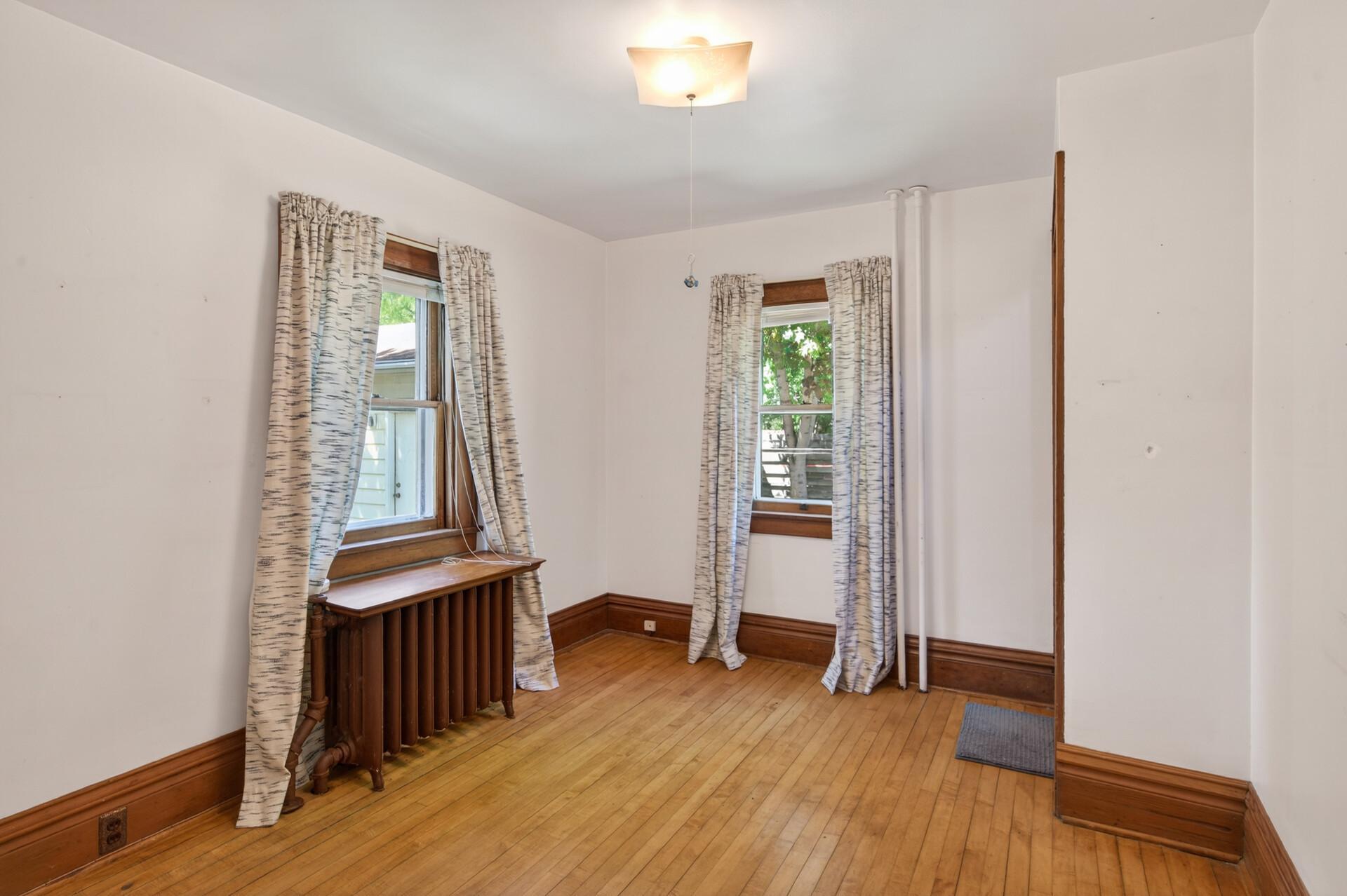 25_429_Minnehaha_Ave_E25_mls.jpg