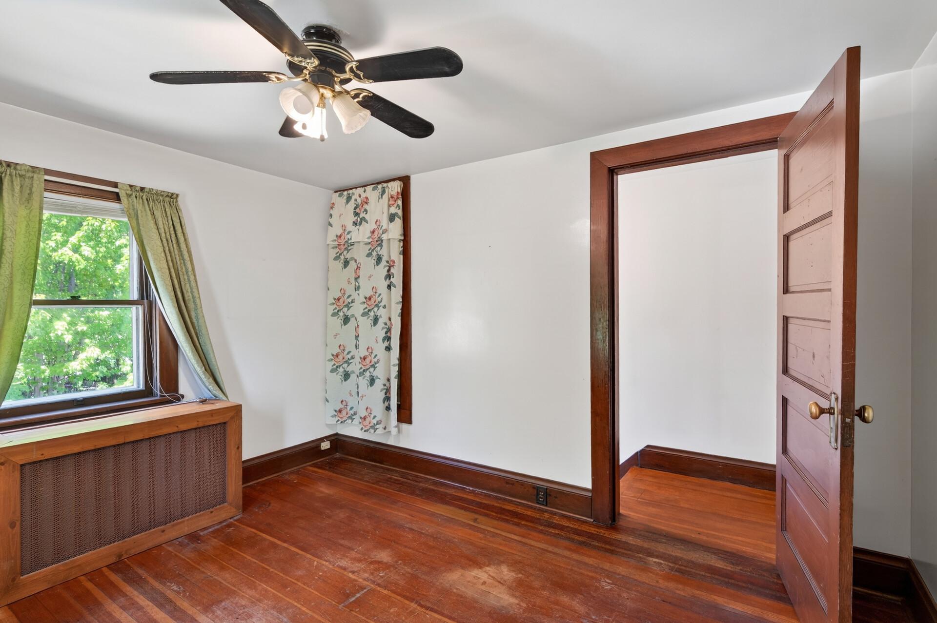 30_429_Minnehaha_Ave_E30_mls.jpg