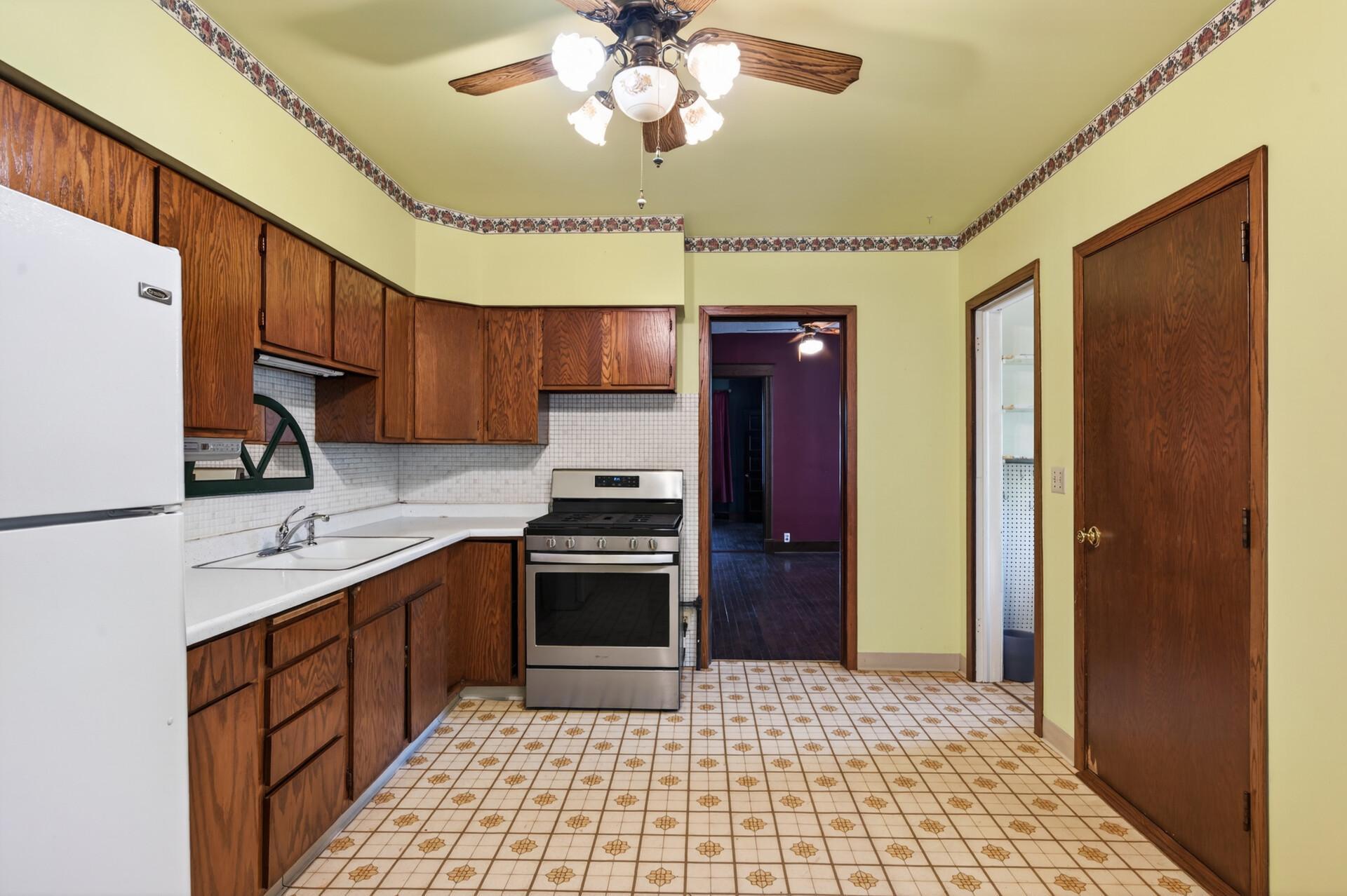 23_429_Minnehaha_Ave_E23_mls.jpg