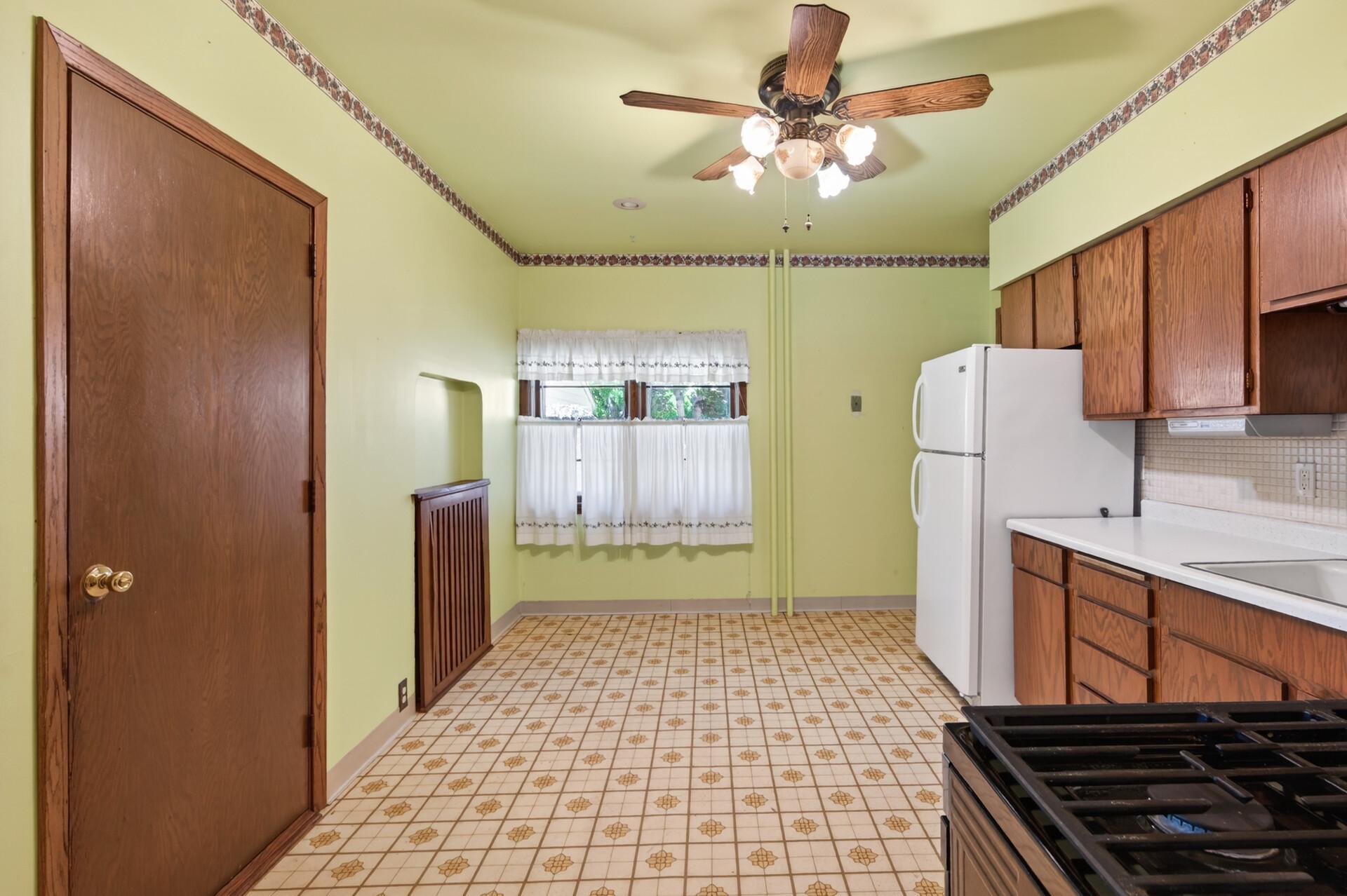 20_429_Minnehaha_Ave_E20_mls.jpg