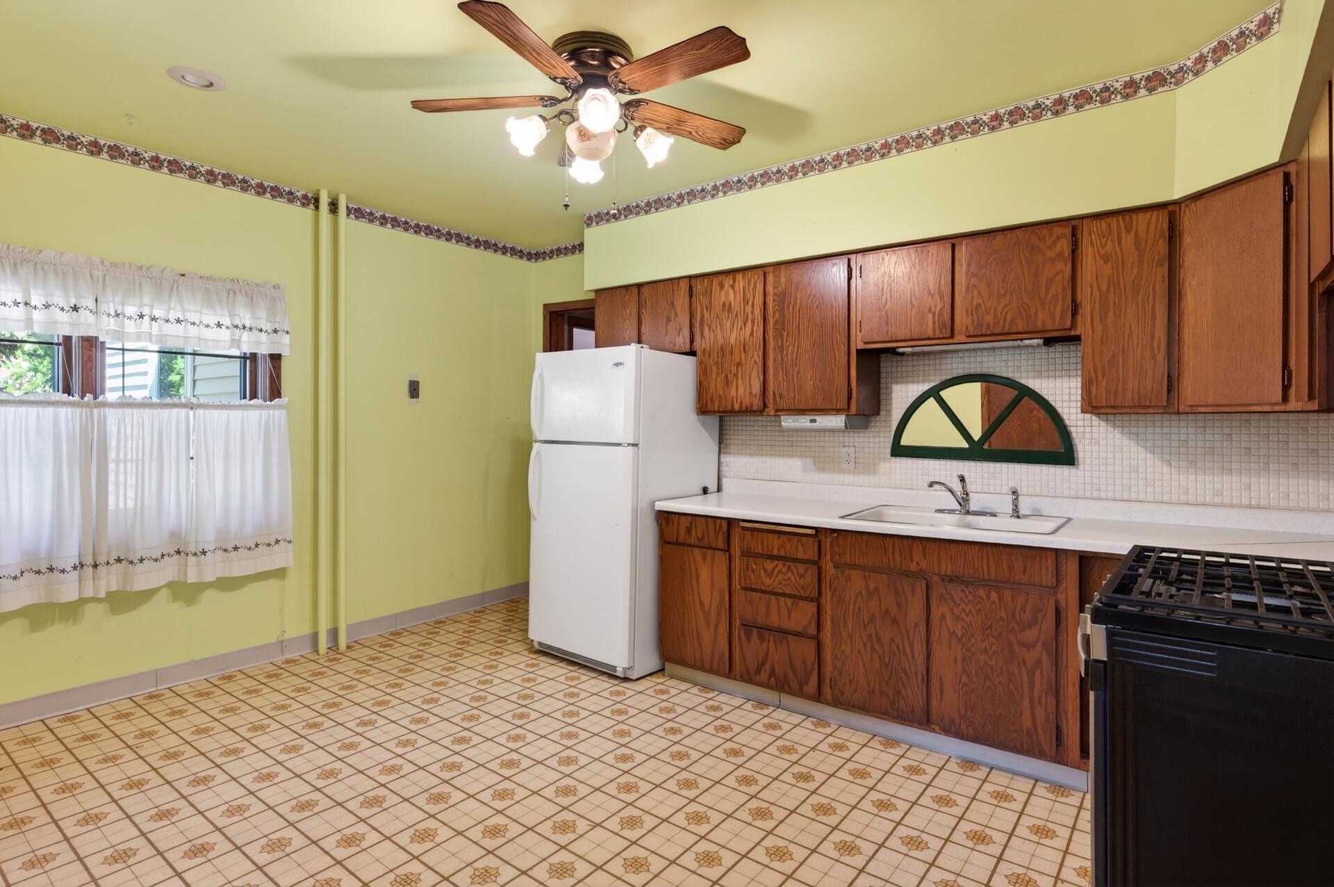 21_429_Minnehaha_Ave_E21_mls.jpg